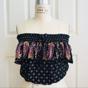 Xhilaration Off the shoulder crop top